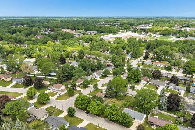 1715 EDGEHILL DRIVE, Green Bay, WI 54304