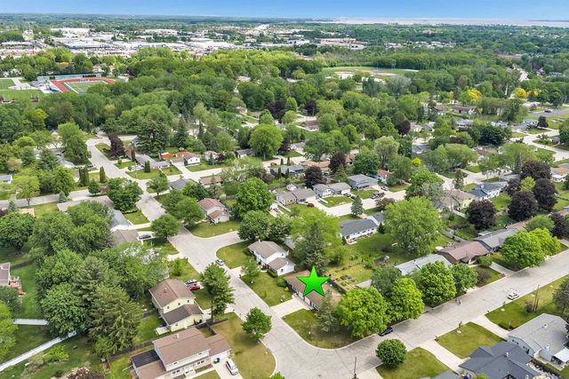 1715 EDGEHILL DRIVE, Green Bay, WI 54304