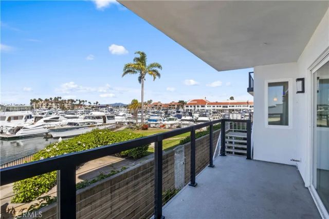 2872 Coast Circle 104, Huntington Beach, CA 92649