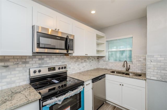 2401 2ND AVENUE N, St Petersburg, FL 33713