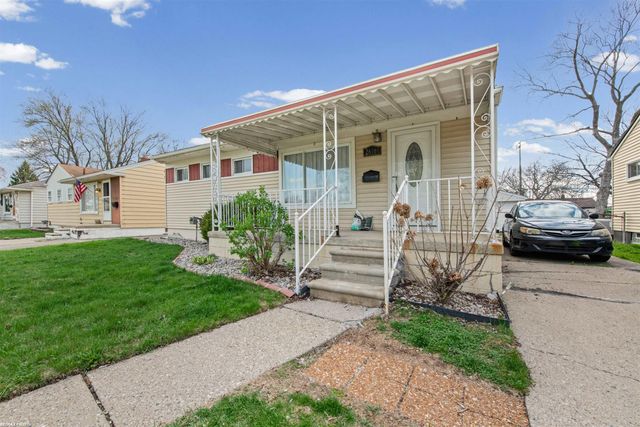 26101 Compson Street, Roseville, MI 48066