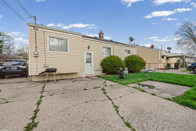 26101 Compson Street, Roseville, MI 48066