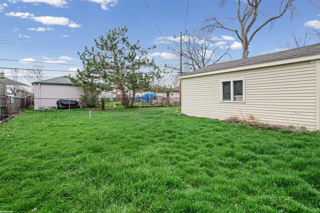 26101 Compson Street, Roseville, MI 48066