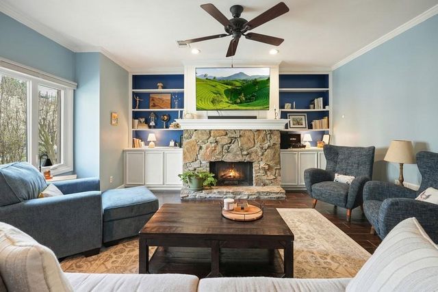 200 Roswell Landings Drive, Roswell, GA 30075