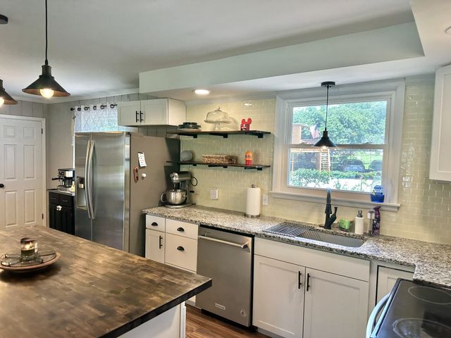 8401 Terry Ln, Hermitage, TN 37076
