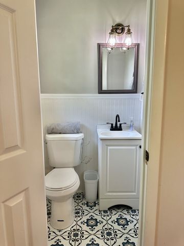 8401 Terry Ln, Hermitage, TN 37076