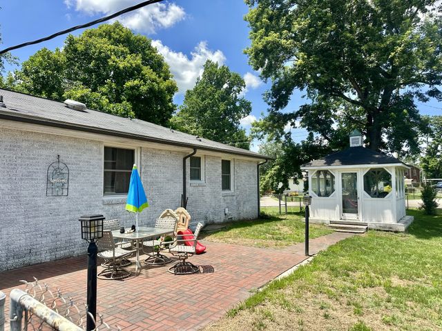 8401 Terry Ln, Hermitage, TN 37076