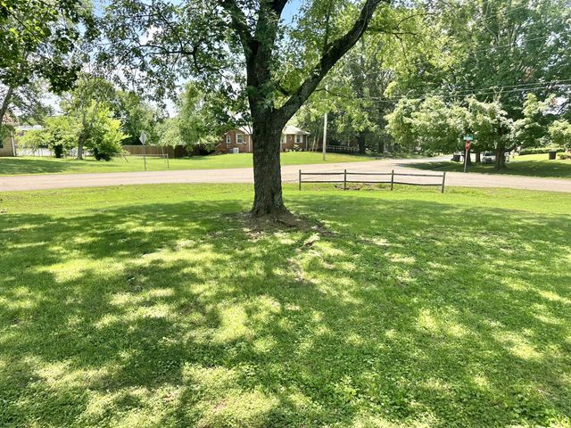 8401 Terry Ln, Hermitage, TN 37076