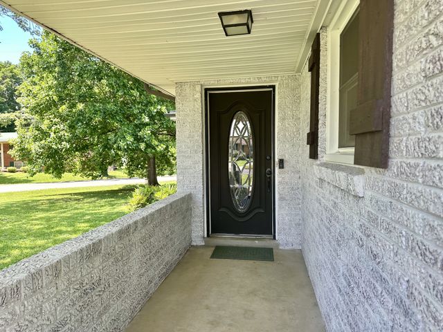 8401 Terry Ln, Hermitage, TN 37076