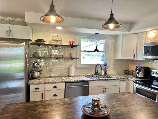 8401 Terry Ln, Hermitage, TN 37076