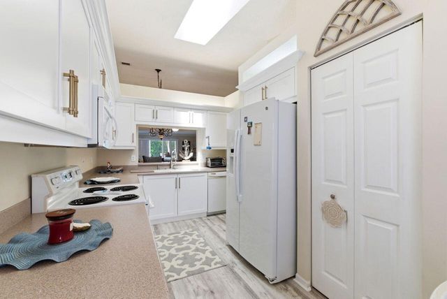 33 Sausalito Drive, Boynton Beach, FL 33436