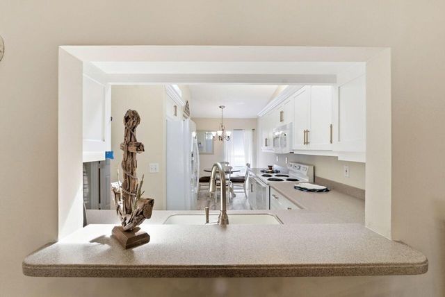 33 Sausalito Drive, Boynton Beach, FL 33436