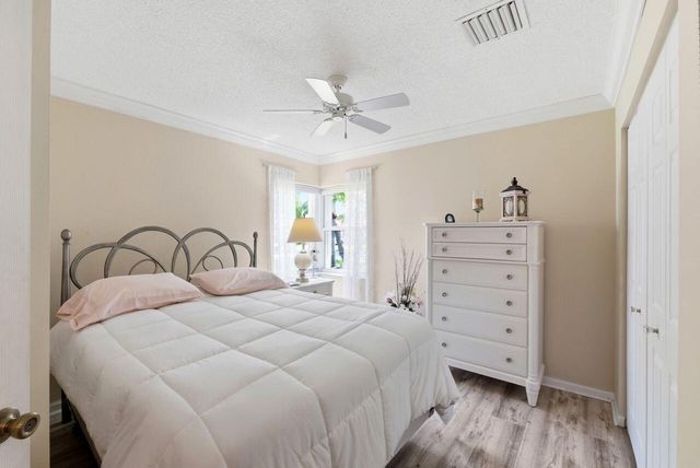 33 Sausalito Drive, Boynton Beach, FL 33436