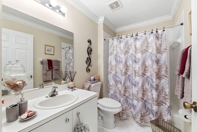 33 Sausalito Drive, Boynton Beach, FL 33436