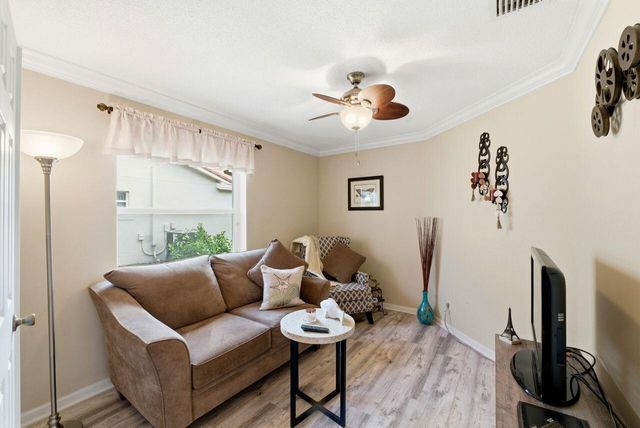 33 Sausalito Drive, Boynton Beach, FL 33436