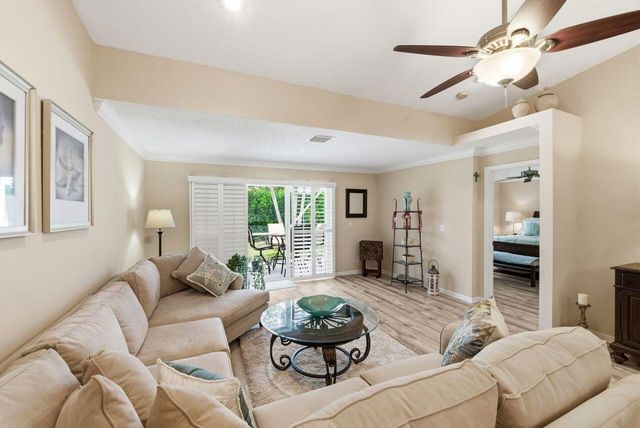 33 Sausalito Drive, Boynton Beach, FL 33436