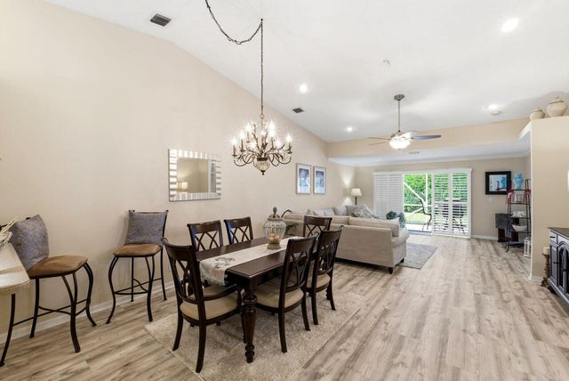 33 Sausalito Drive, Boynton Beach, FL 33436