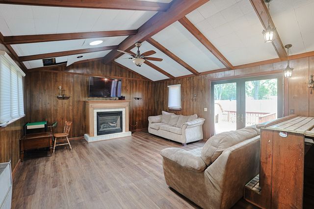 521 Edgewood Lane, Elk Grove Village, IL 60007