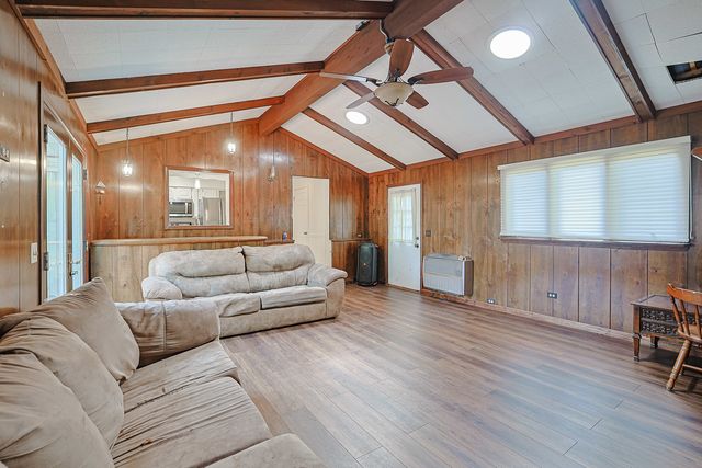 521 Edgewood Lane, Elk Grove Village, IL 60007