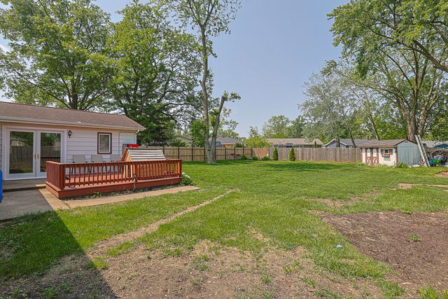 521 Edgewood Lane, Elk Grove Village, IL 60007