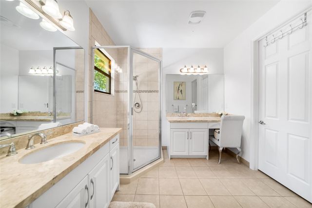 8049 Lemon Serpentine Lane, Delray Beach, FL 33446