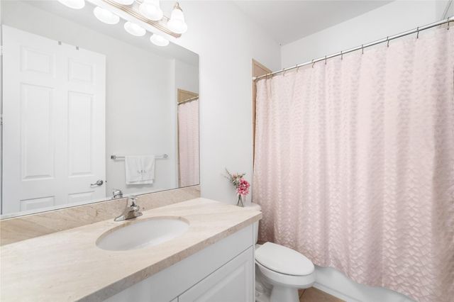 8049 Lemon Serpentine Lane, Delray Beach, FL 33446