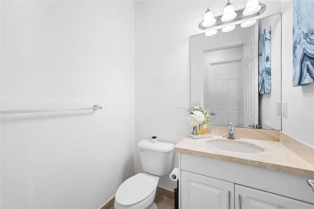 8049 Lemon Serpentine Lane, Delray Beach, FL 33446