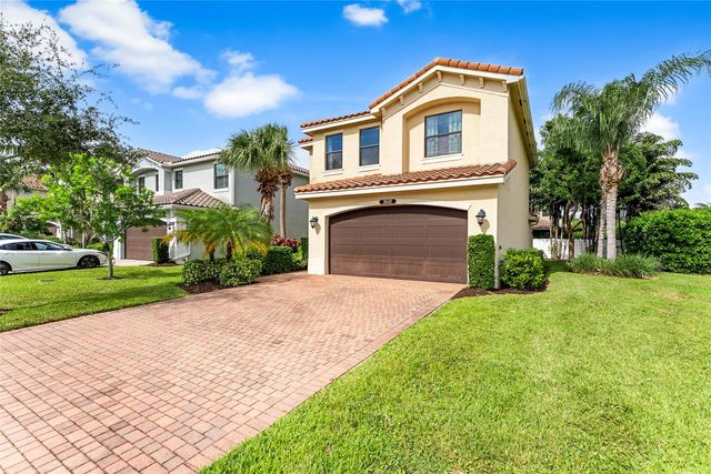 8049 Lemon Serpentine Lane, Delray Beach, FL 33446