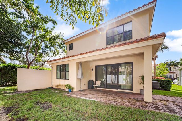 8049 Lemon Serpentine Lane, Delray Beach, FL 33446