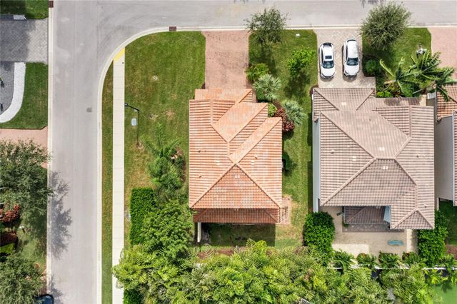 8049 Lemon Serpentine Lane, Delray Beach, FL 33446