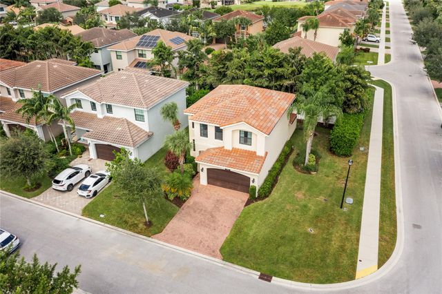 8049 Lemon Serpentine Lane, Delray Beach, FL 33446