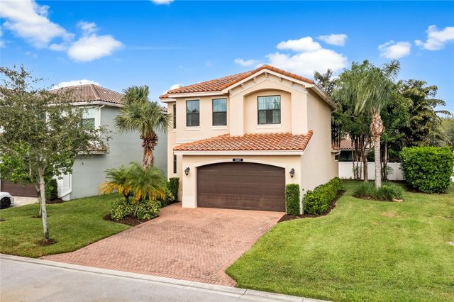 8049 Lemon Serpentine Lane, Delray Beach, FL 33446