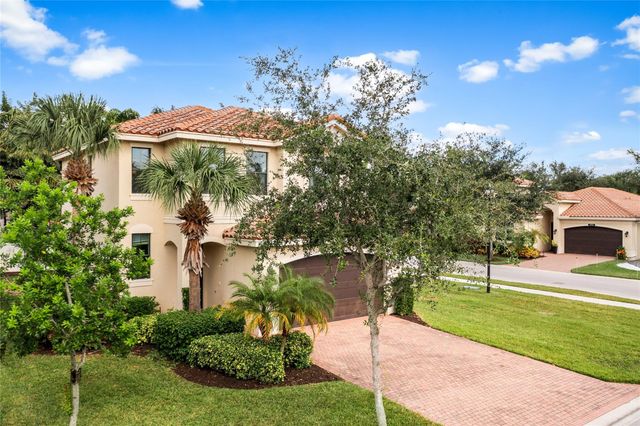 8049 Lemon Serpentine Lane, Delray Beach, FL 33446