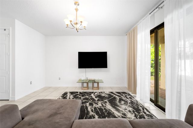 8049 Lemon Serpentine Lane, Delray Beach, FL 33446