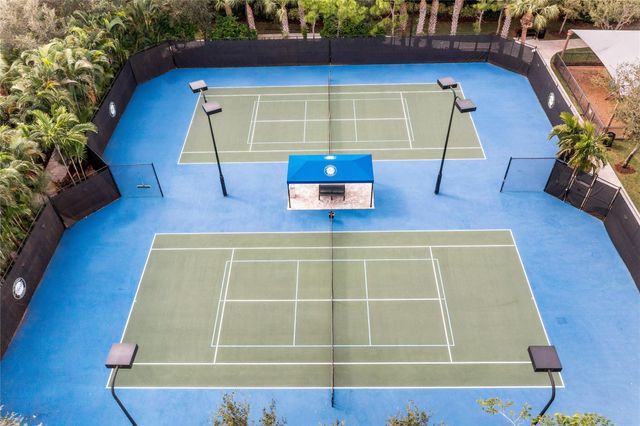 8049 Lemon Serpentine Lane, Delray Beach, FL 33446