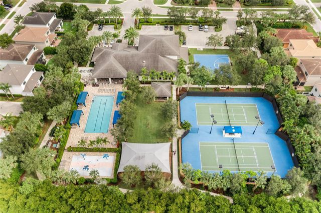 8049 Lemon Serpentine Lane, Delray Beach, FL 33446