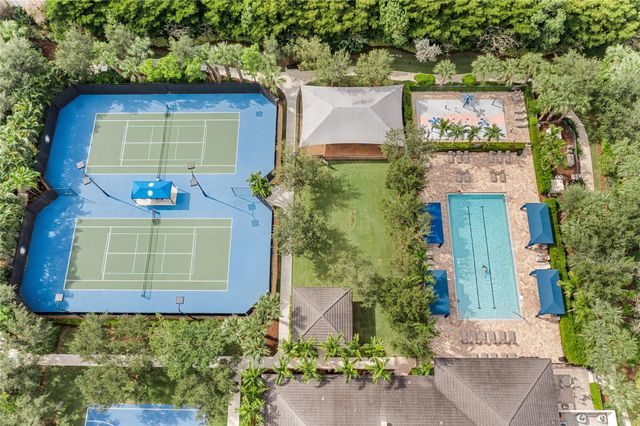 8049 Lemon Serpentine Lane, Delray Beach, FL 33446