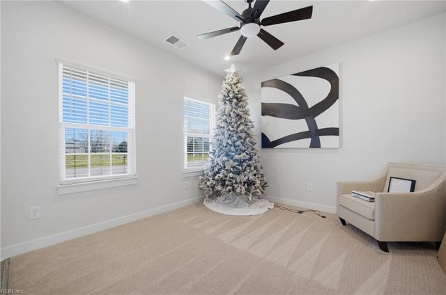 1813 Sunsprite LOOP, Chesapeake, VA 23323