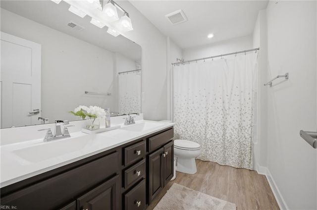 1813 Sunsprite LOOP, Chesapeake, VA 23323