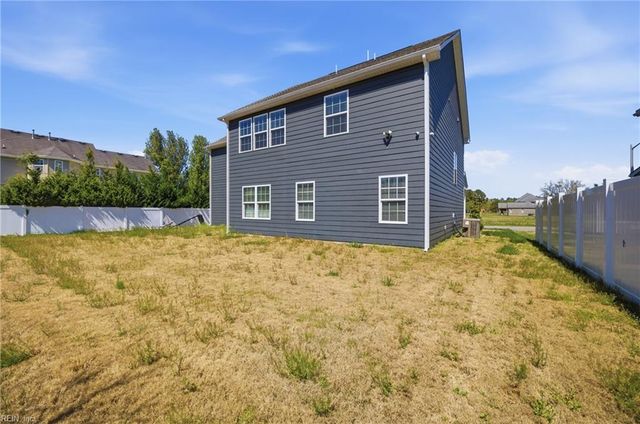 1813 Sunsprite LOOP, Chesapeake, VA 23323