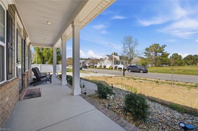 1813 Sunsprite LOOP, Chesapeake, VA 23323