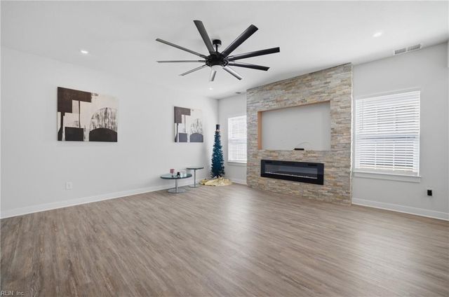 1813 Sunsprite LOOP, Chesapeake, VA 23323