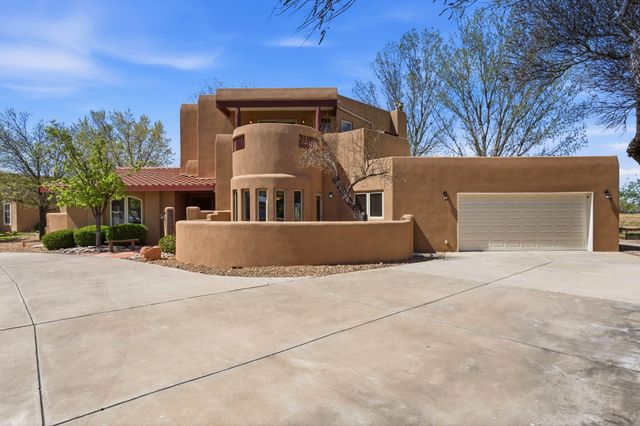 5901 Tierra Viva Place NW, Albuquerque, NM 87107