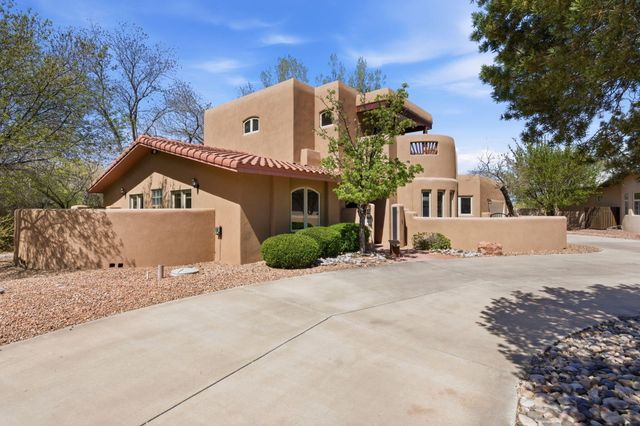 5901 Tierra Viva Place NW, Albuquerque, NM 87107