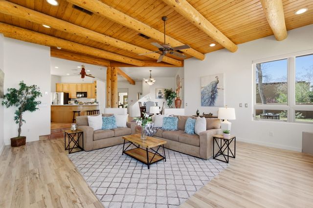 5901 Tierra Viva Place NW, Albuquerque, NM 87107