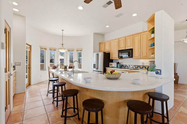 5901 Tierra Viva Place NW, Albuquerque, NM 87107