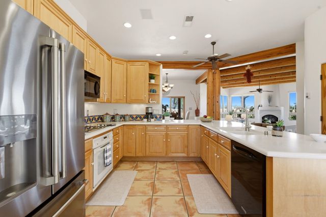 5901 Tierra Viva Place NW, Albuquerque, NM 87107