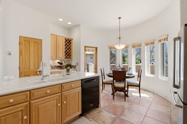 5901 Tierra Viva Place NW, Albuquerque, NM 87107