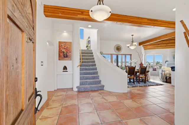 5901 Tierra Viva Place NW, Albuquerque, NM 87107