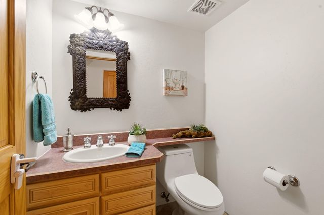 5901 Tierra Viva Place NW, Albuquerque, NM 87107